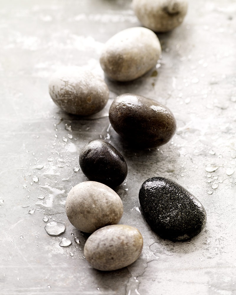 Med sten på fönsterbrädan eller på bordet bjuds naturen in i ditt hem